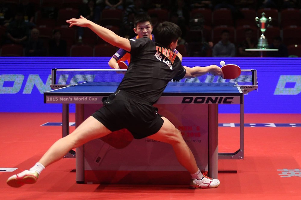 Which blades and rubbers do world-class players use?